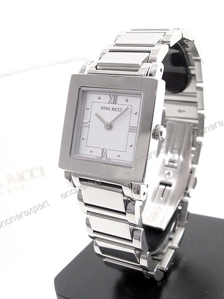 Montre nina ricci 2025