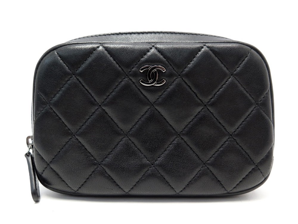 Neuf sac pochette CHANEL trousse en cuir matelasse Authenticit