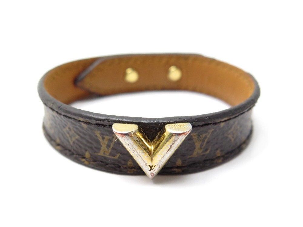 Essential v bracelet outlet