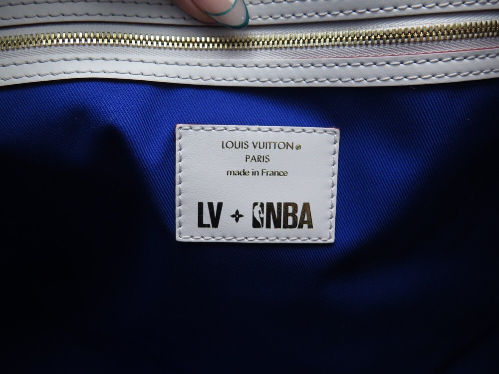 Neuf sac de voyage LOUIS VUITTON basketball nba - Authenticité garantie -  Visible en boutique